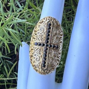 VTG Bellezza Statement Ring Sz 5 Black Spinel Cross Yellow Gold Plated Filigree‎